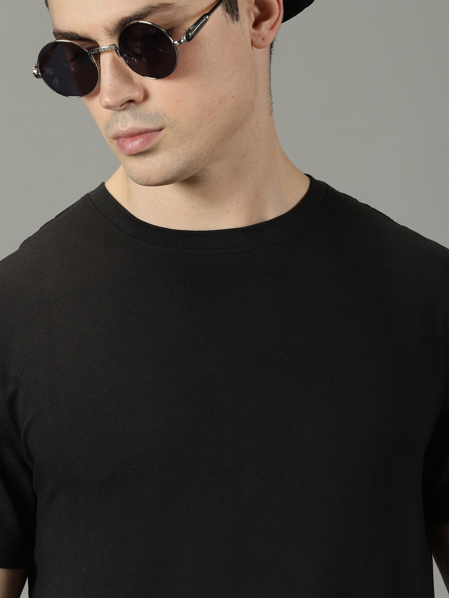 Black Solid Crew Neck T-shirt